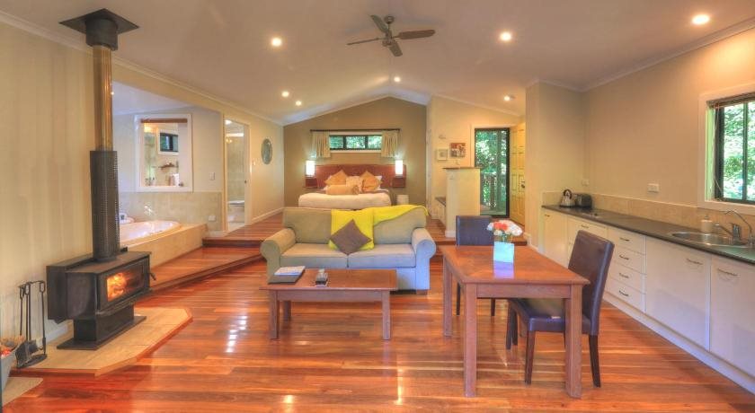Montague's of Montville — 4-Star Luxury Hotel in Montville, Australia