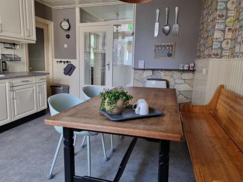 Het Voorhuis Boerderij Hoeve Vrede Best — Weesp