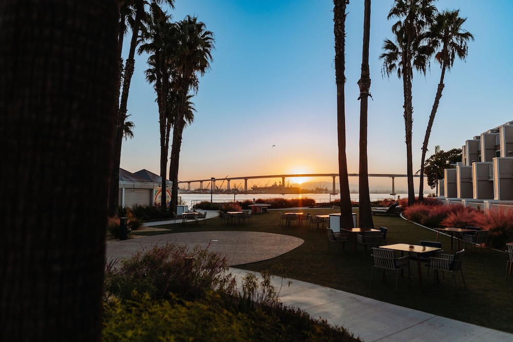 Coronado Island Marriott Resort & Spa - photo 30