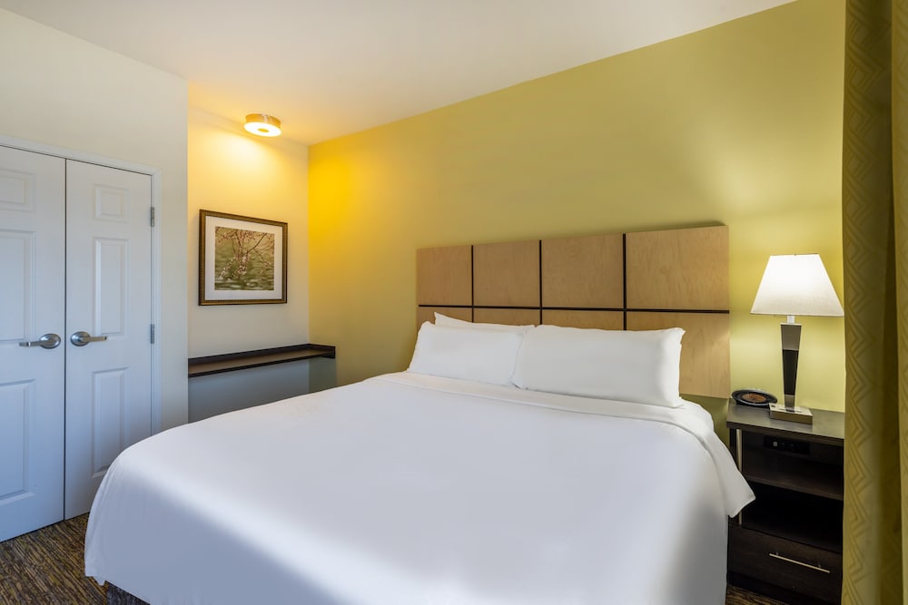 Candlewood Suites Springfield Medical District - photo 14
