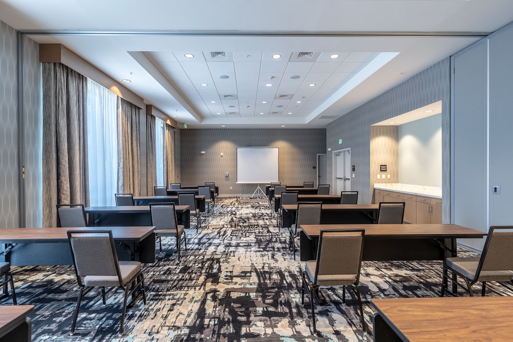 Hampton Inn & Suites Raleigh Midtown - photo 46