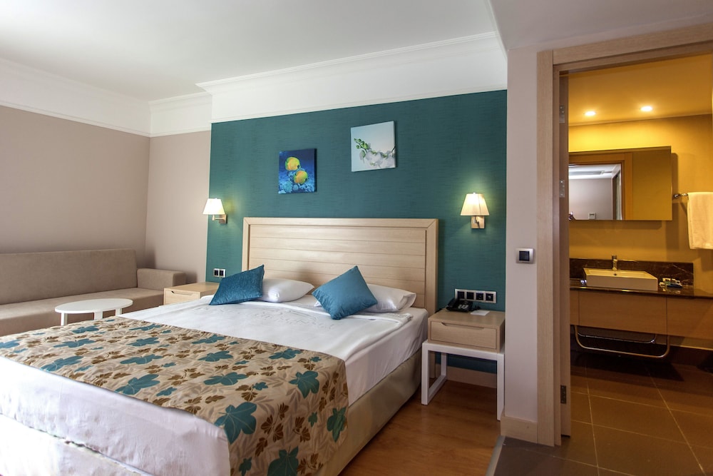 Linda Sunny Beach Hotel & Spa Ultra All Inclusive in Manavgat, Turkey