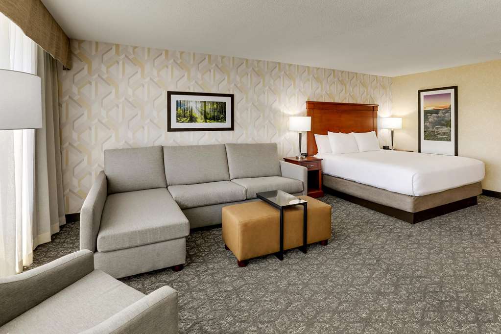 Drury Inn & Suites Marion - photo 34