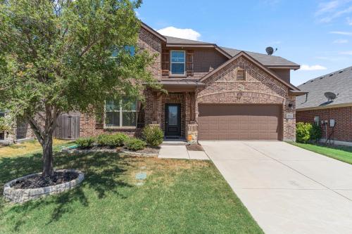 Cozy Home Away 20 Mins to Omni PGA Frisco — 4-Star Luxury Hotel in Little Elm, United States