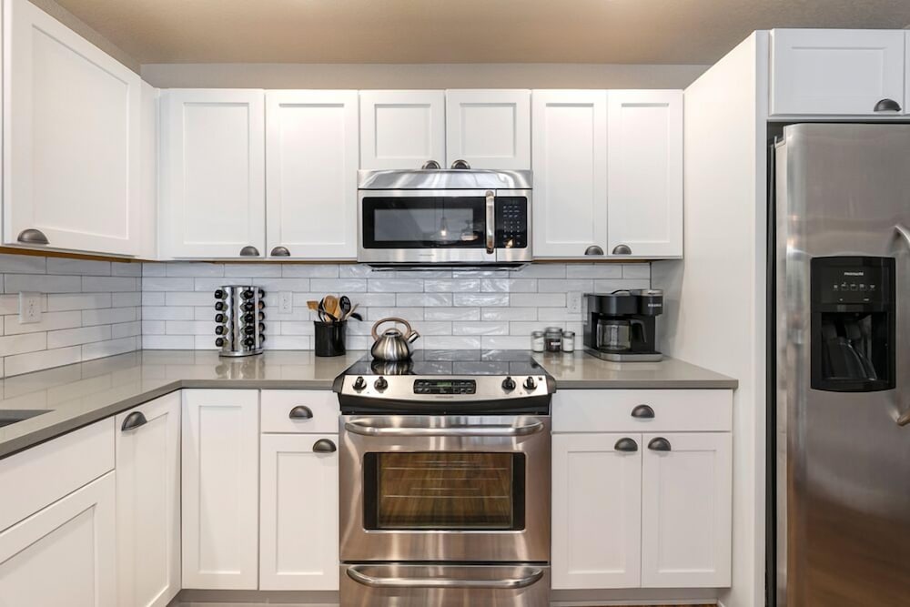 Amazing Urban Townhome near Breweries & River - photo 10