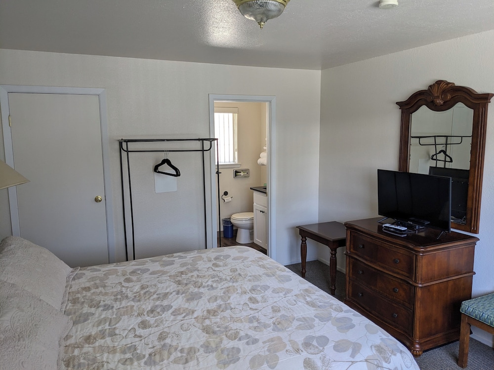 Hi Lo Motel Cafe and RV Park - photo 14