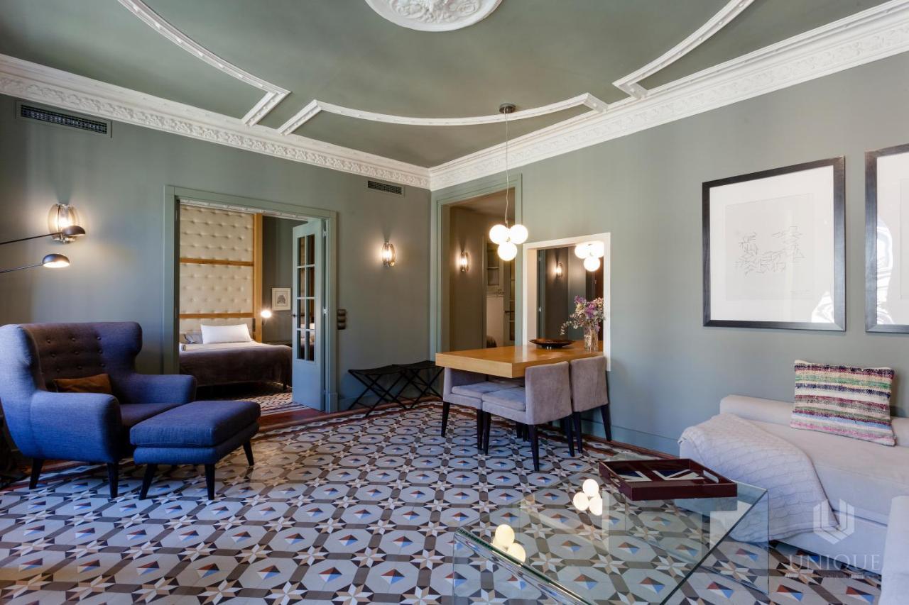 Unique Rentals Luxurious Oasis — 4-Star Luxury Hotel in Barcelona, Spain
