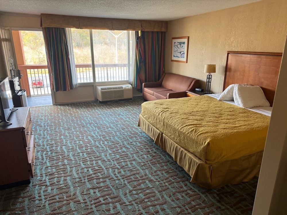 OYO Hotel Harriman near I 40 - photo 7