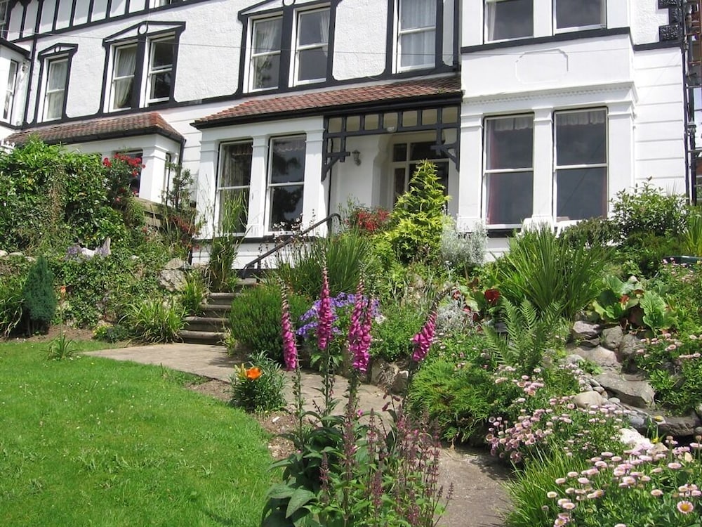 Bryn Derwen Guest House — 4-Star Luxury Hotel in Conwy, United Kingdom