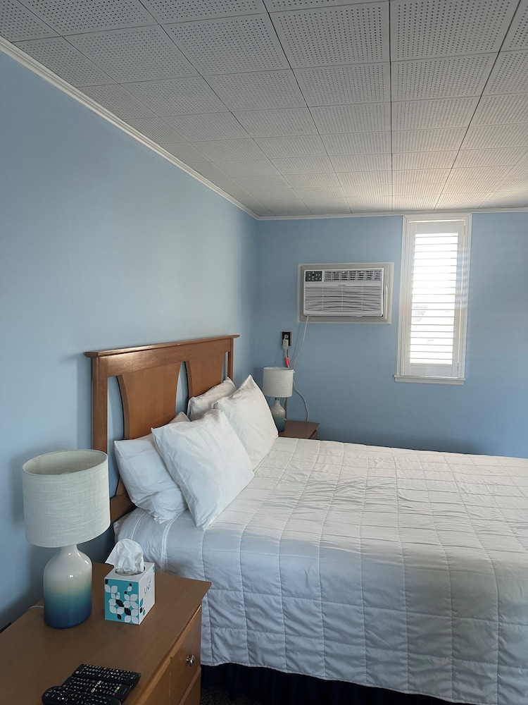 Vineyard Harbor Motel Private Beach - photo 229