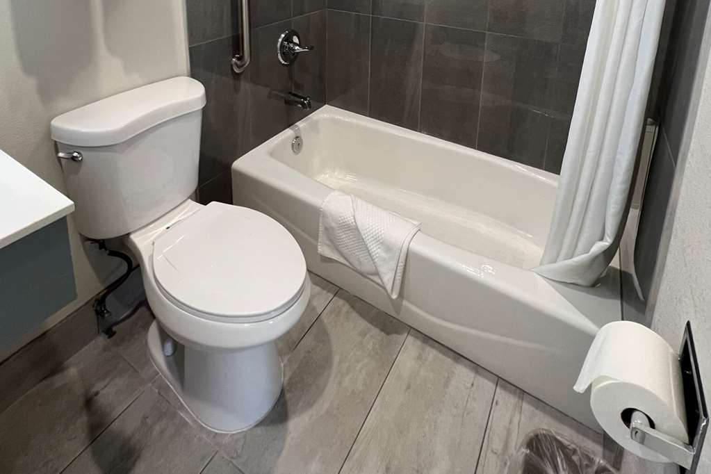Quality Inn Tracy I 205 - photo 13