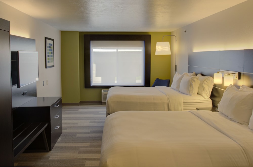 Holiday Inn Express Hotel & Suites Le Mars by IHG - photo 7