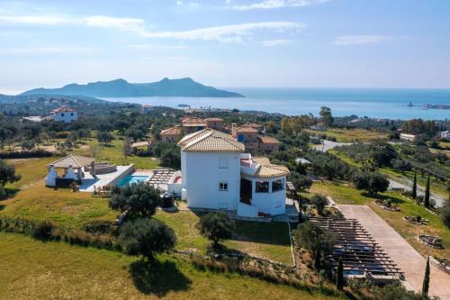 Kbel sea View Villa Private Pool Sleeps8 Garden — 4-Star Luxury Hotel in Methoni, Greece