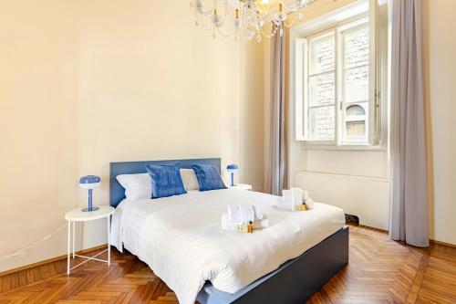 Palazzo Bartolommei centralissimo Ponte Vecchio Uffizi — 4-Star Luxury Hotel in Florence, Italy