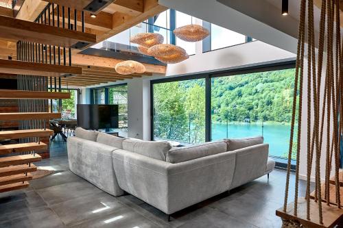 Utopia Lake View in Tesila, Romania