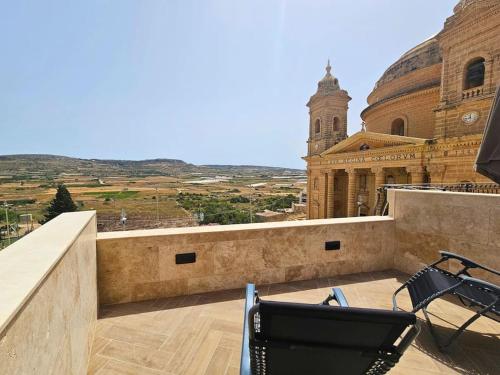 Scenic Views A Stylish Getaway in Mgarr — Mgarr — photo 2