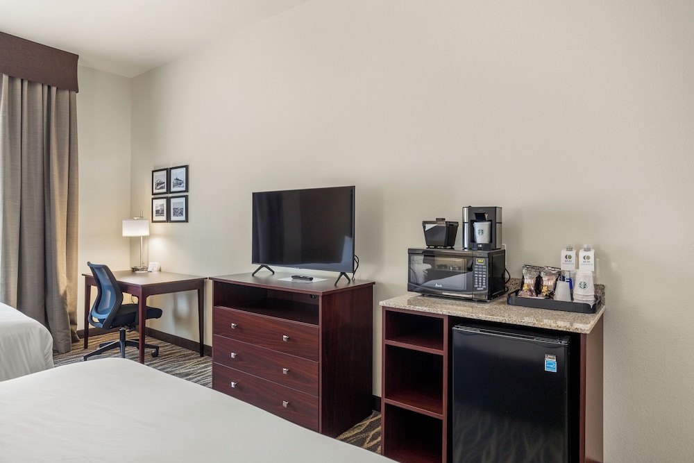 Cobblestone Hotel & Suites De Pere Green Bay - photo 14