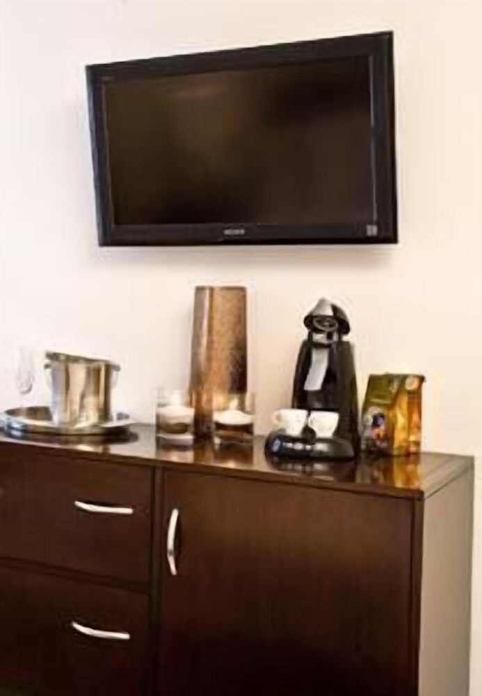 Hotel 27 by LuxUrban - photo 9