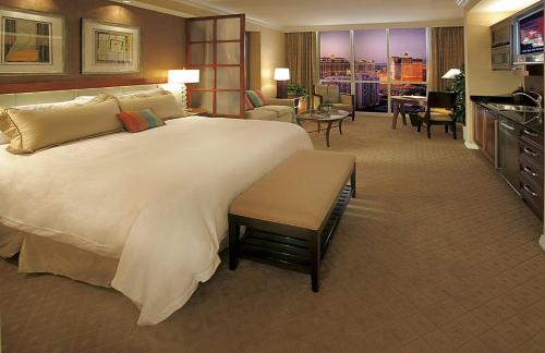 Mgm Signature Strip View Suite Free Valet Parking