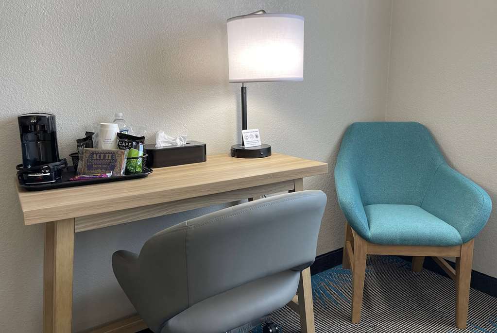 Days Inn by Wyndham Imlay City - photo 18