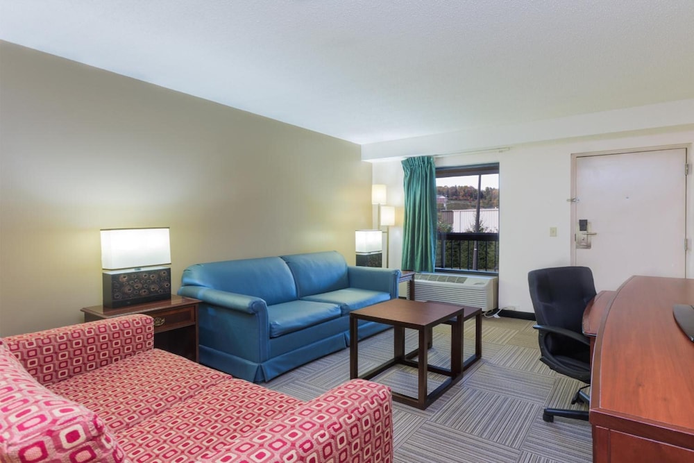 Nations Inn West Jefferson - photo 20