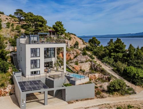 Villa Blue Horizon — 4-Star Luxury Hotel in Nerezisce, Croatia