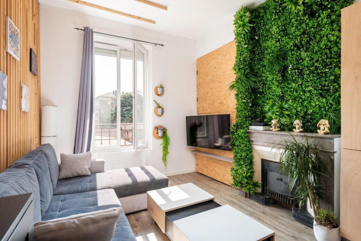 Le Charmant T2 — hotel in Venissieux
