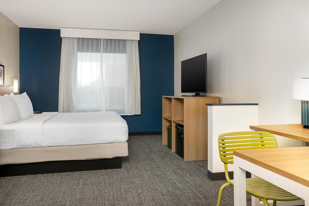 Spark by Hilton Rahway - photo 35