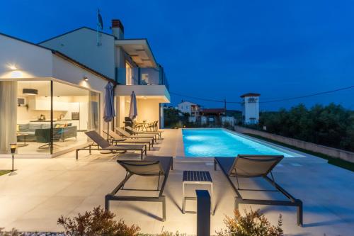Villa Bella N — 4-Star Luxury Hotel in Visignano, Croatia