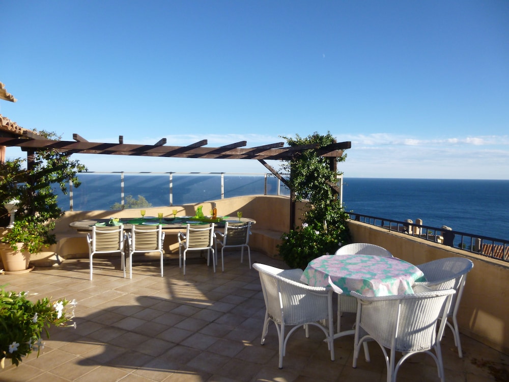 Agence la Galère Studio Anemone 0603 in Cannes, France