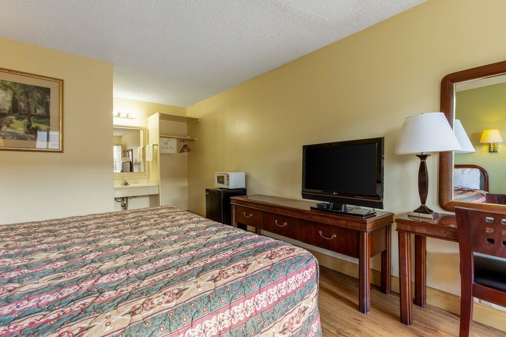 Super 8 by Wyndham Waco North I 35 - photo 16