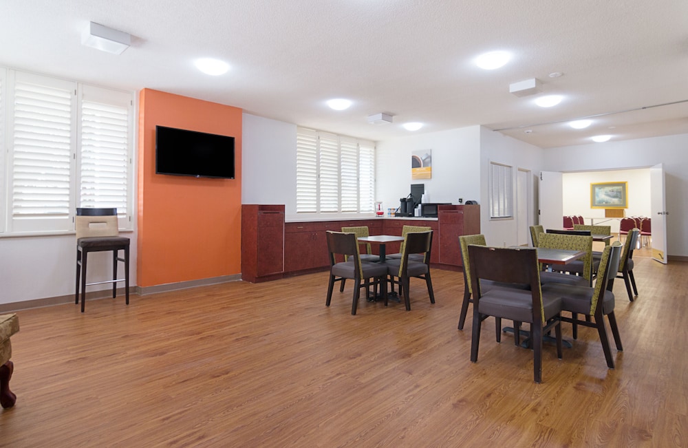 Motel 6 Newnan GA - photo 35