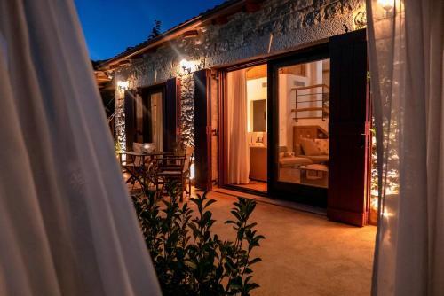 Amapola Villas — 4-Star Luxury Hotel in Lefkada, Greece