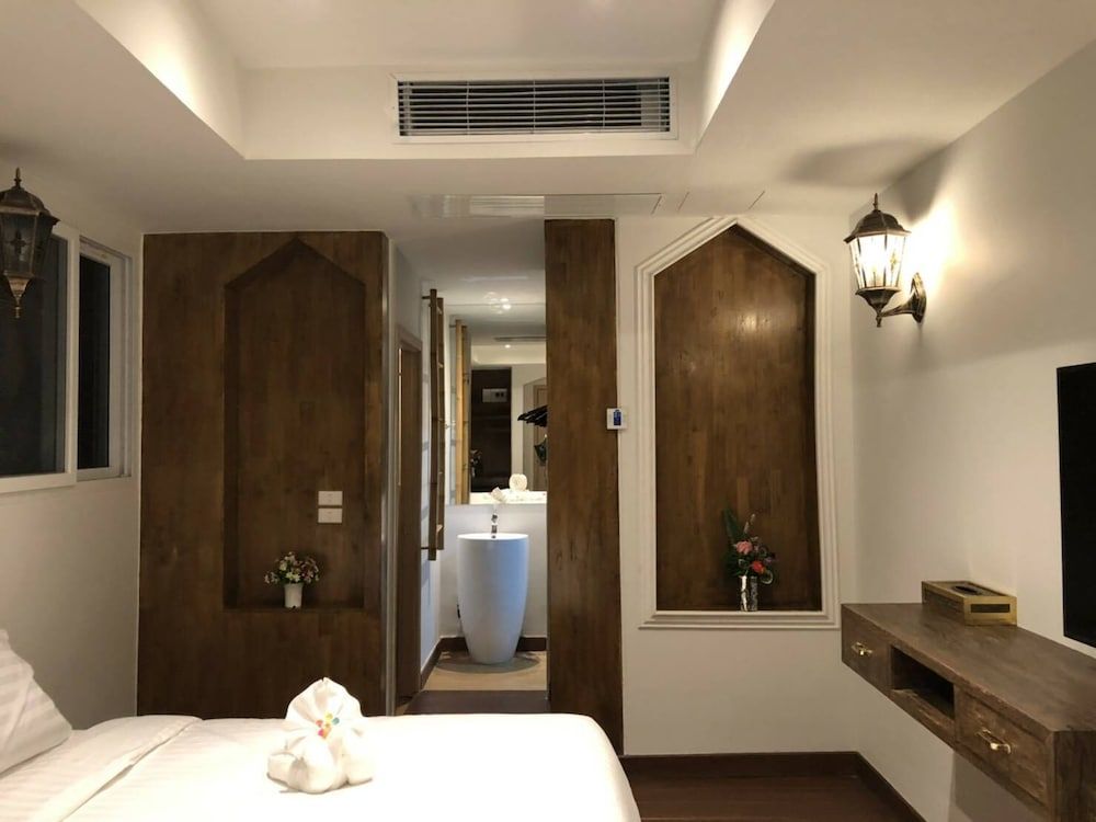 Athena Hotel Bangkok — hotel in Khlong San