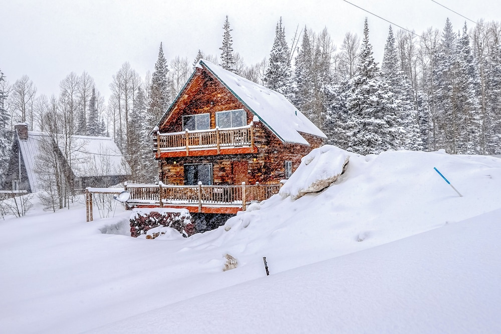 Lovely 3BR Mountain View Fireplace - last minute hotel in Unknown City