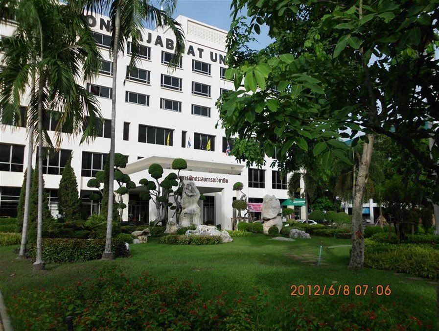 Phranakhon Grand View - last minute hotel in Bangkok