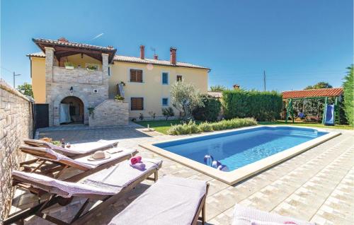 3 Bedroom Beautiful Home In Frkeci — 4-Star Luxury Hotel in Barban, Croatia