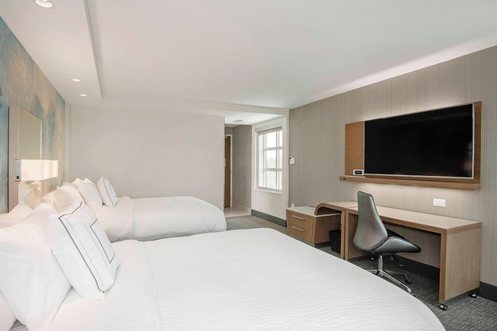 Courtyard by Marriott Raleigh Cary Parkside Town Commons - photo 10
