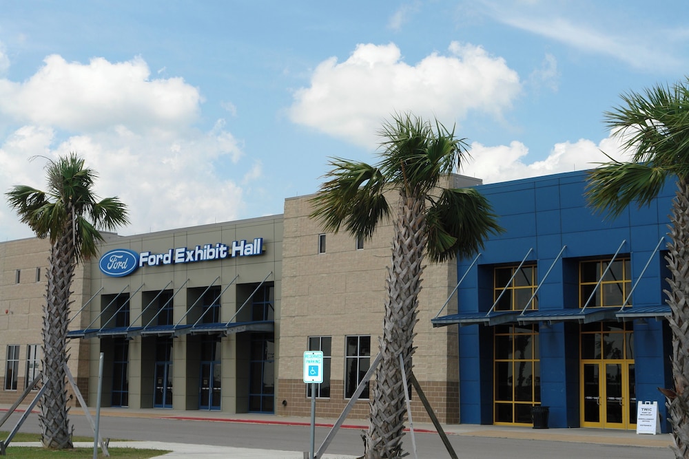 Hampton Inn Beaumont - photo 36