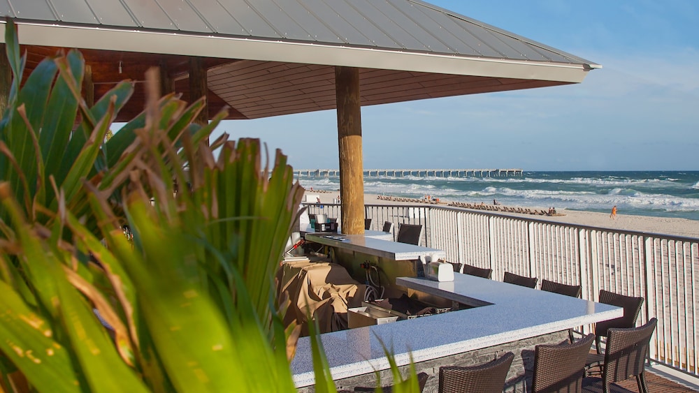 Holiday Inn Express & Suites Panama City Beach Beachfront by IHG - photo 129