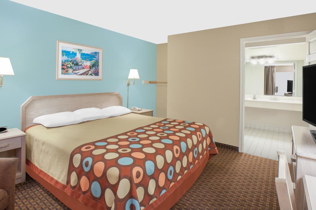Super 8 Corpus Christi Bayfront Area - photo 12
