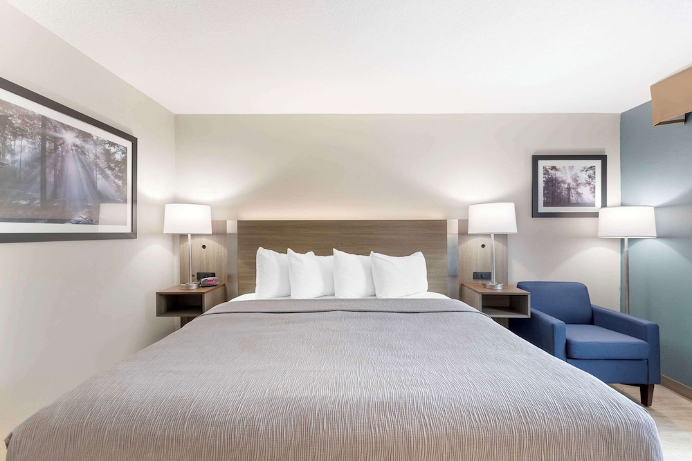 Quality Inn Newton at I 80 - photo 11