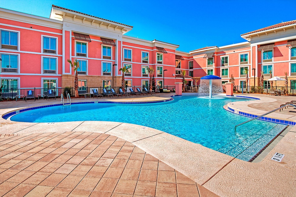 Hampton Inn & Suites Destin - photo 39