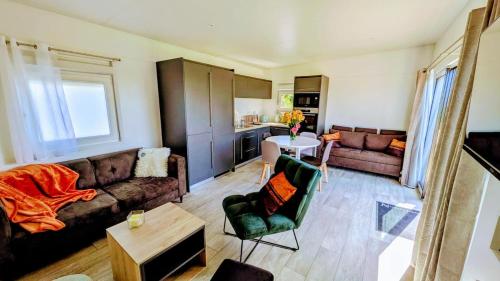 Les petites maisons dans la Monterie La Source in Saint-Lo, France