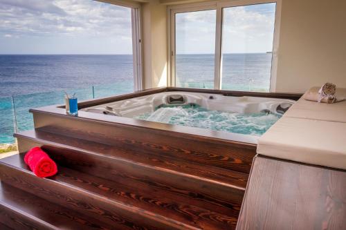 Seaside Serenity Corner by AURA — 4-Star Luxury Hotel in Xghajra, Malta