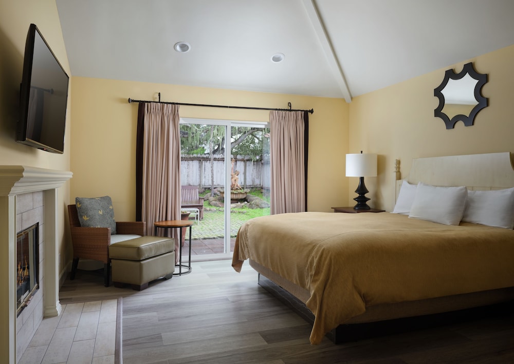 Lighthouse Lodge And Cottages - photo 27