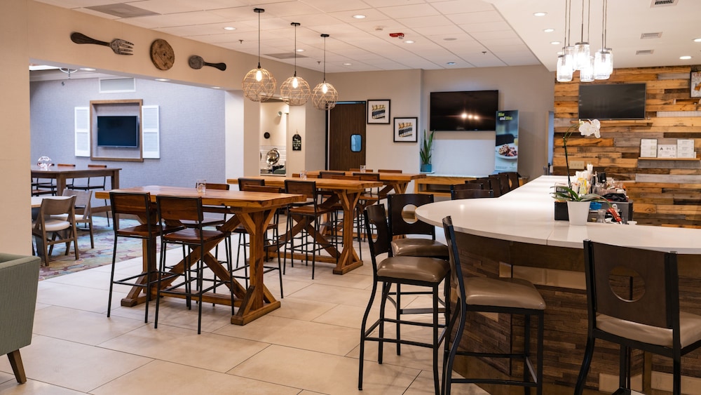 Holiday Inn Greenville by IHG - photo 42