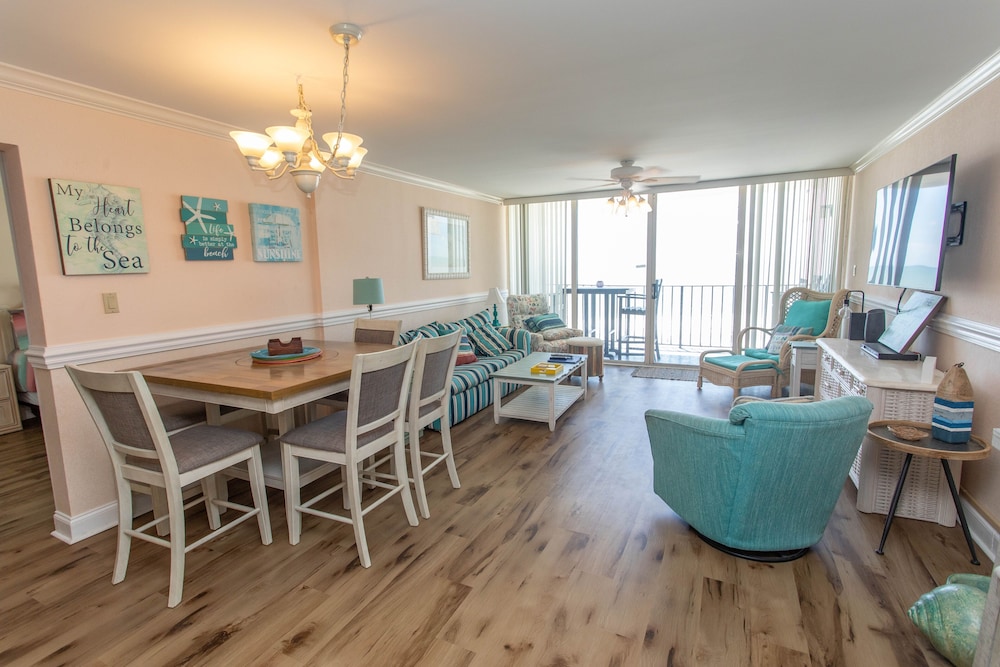 Royal Garden Resort 401 3 Bedroom Condo by Redawning - photo 17