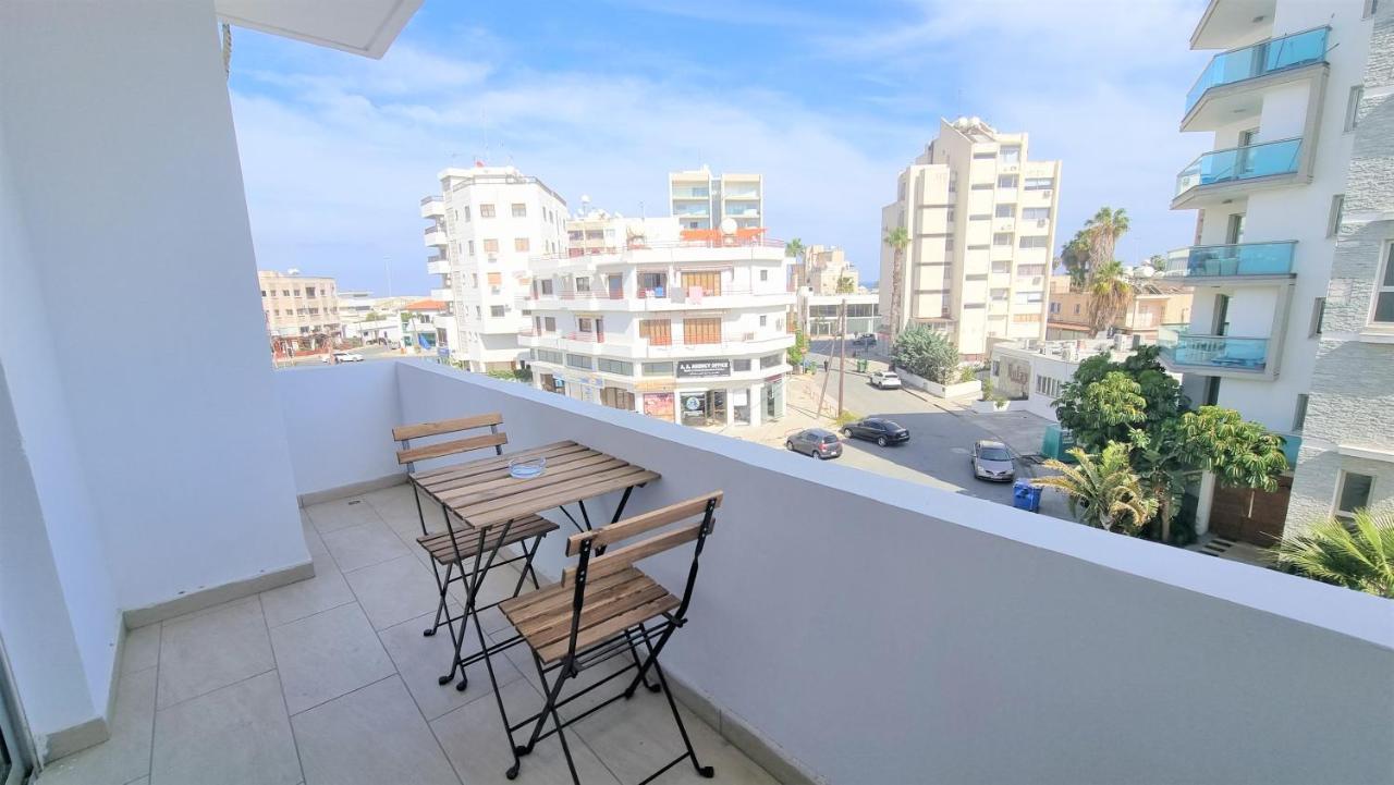 Comfy and Exquisite ROOMS in a Shared 3BR Apartment Near Main Harbor City Center
