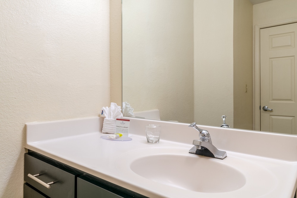 Candlewood Suites Washington Fairfax by IHG - photo 20
